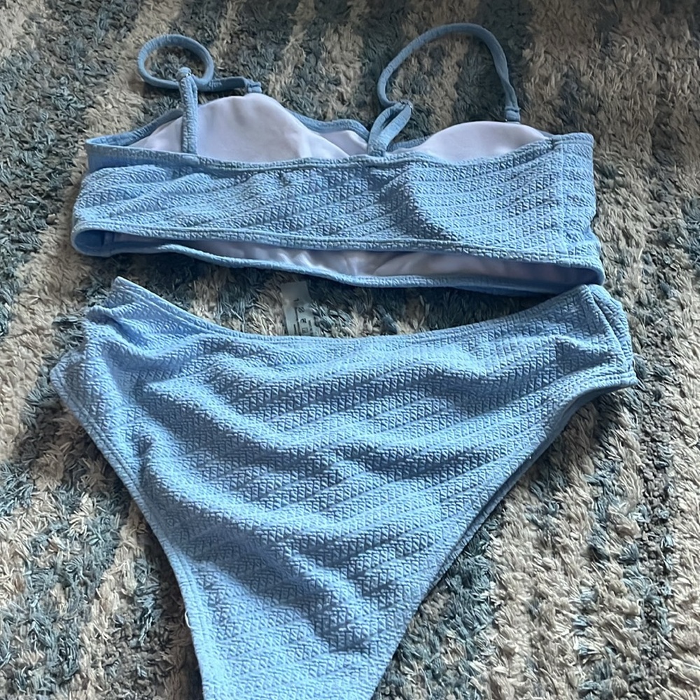Bikini - Picture 5 of 5